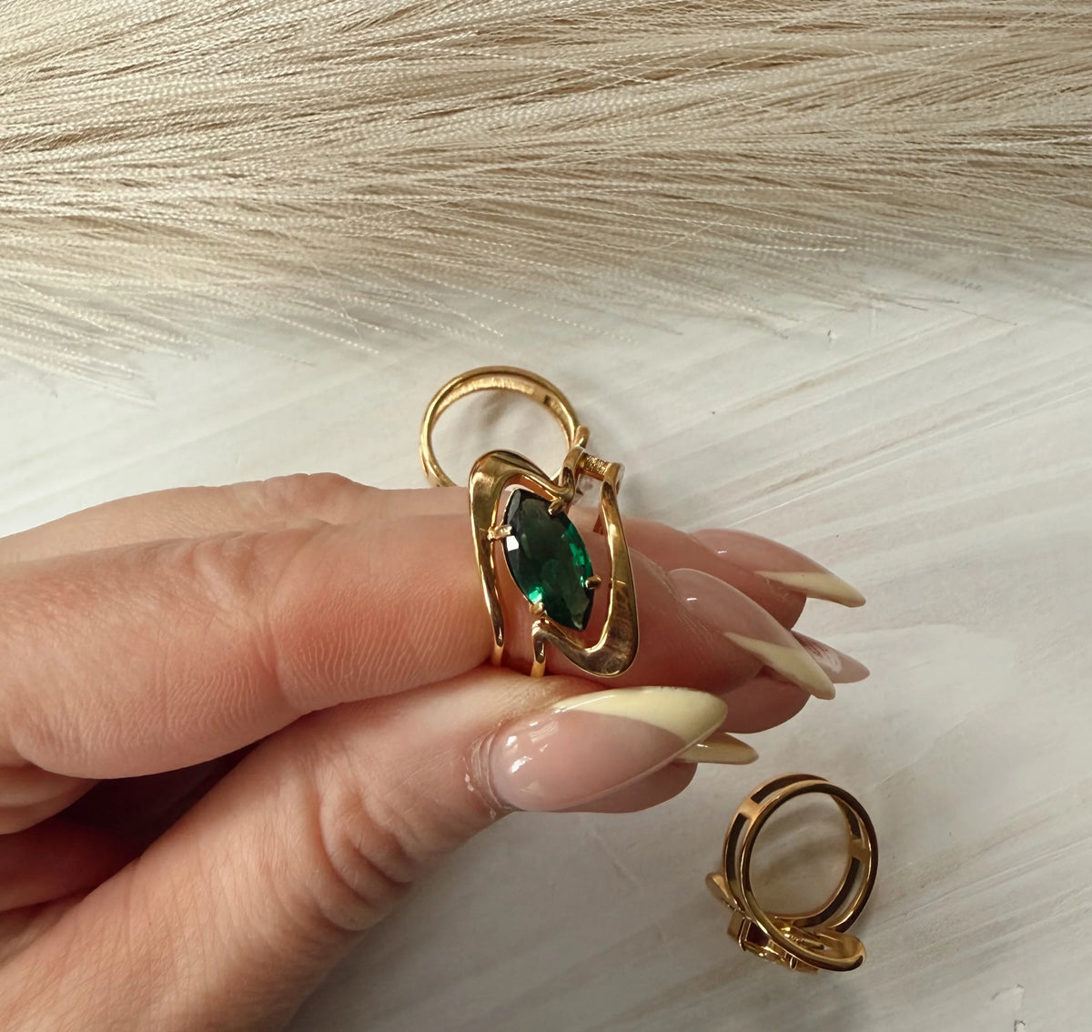 Sonnet ring