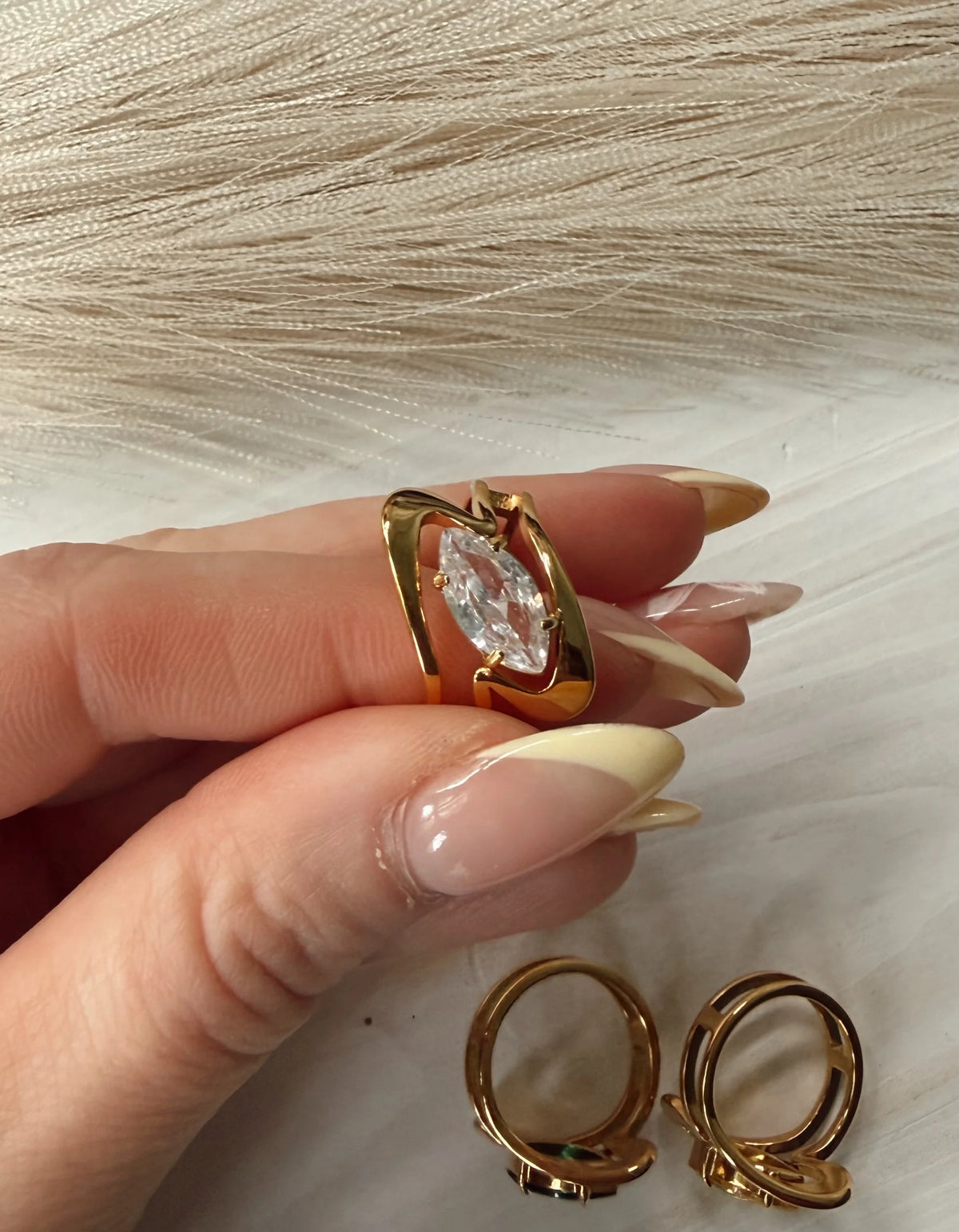 Sonnet ring