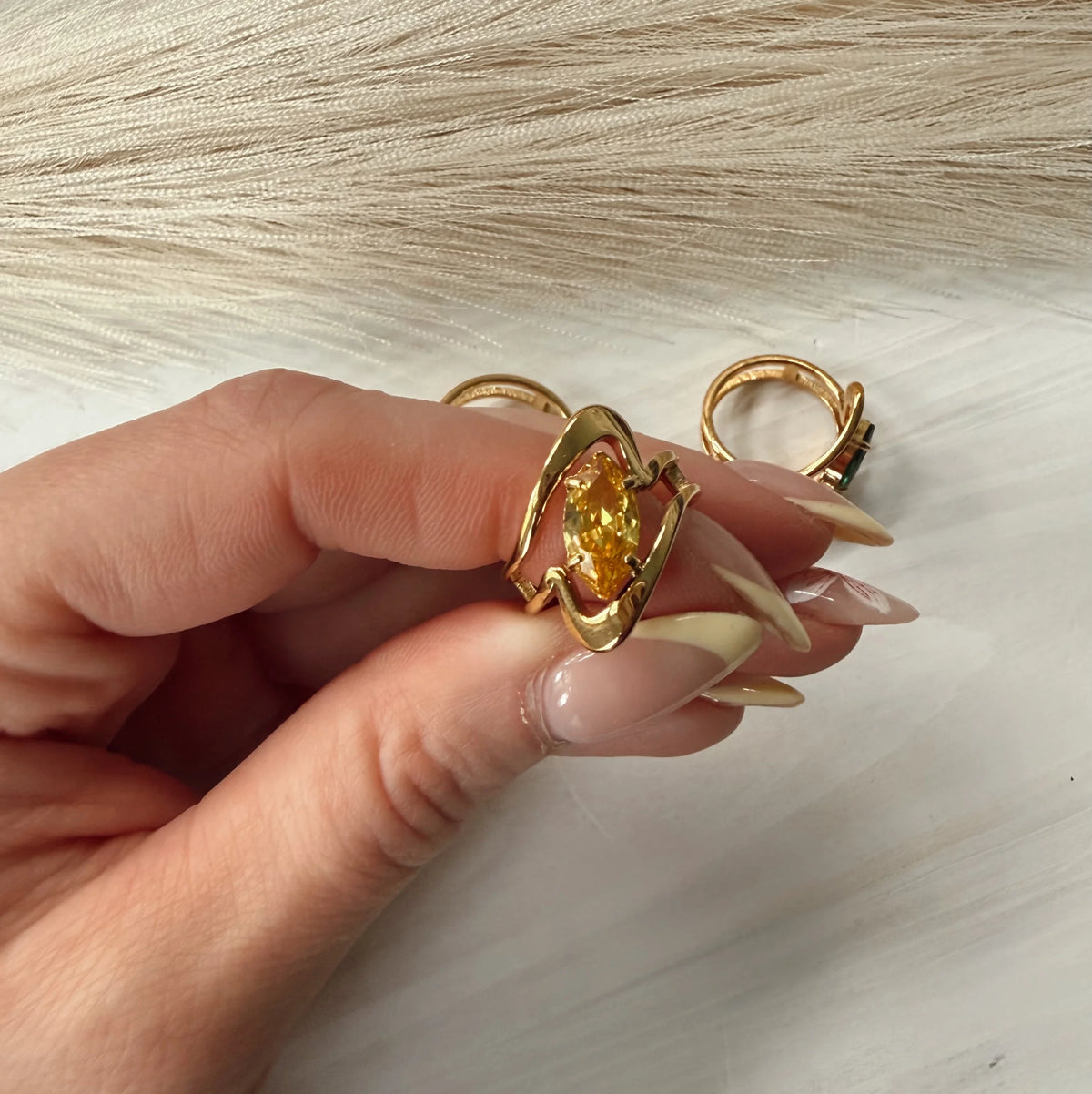 Sonnet ring