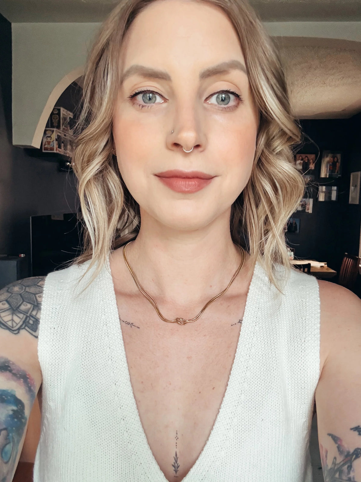 The Embrace knot Necklace